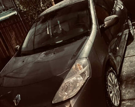 Сірий Рено Кліо, об'ємом двигуна 1.5 л та пробігом 291 тис. км за 6000 $, фото 1 на Automoto.ua