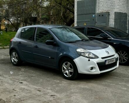 Сірий Рено Кліо, об'ємом двигуна 1.5 л та пробігом 150 тис. км за 4400 $, фото 1 на Automoto.ua