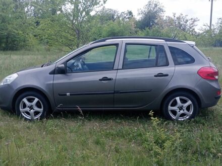 Рено Клио 2010 в Кривом Роге на Automoto.ua Серый Рено Клио, объемом двигателя 1.2 л и пробегом 98 тыс. км за 5800 $, фото 1 на Automoto.ua