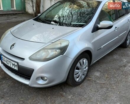 Серый Рено Клио, объемом двигателя 1.46 л и пробегом 248 тыс. км за 5100 $, фото 1 на Automoto.ua