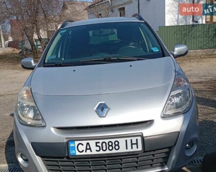 Серый Рено Клио, объемом двигателя 1.6 л и пробегом 240 тыс. км за 4200 $, фото 1 на Automoto.ua