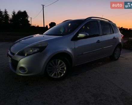Серый Рено Клио, объемом двигателя 1.2 л и пробегом 327 тыс. км за 3850 $, фото 1 на Automoto.ua