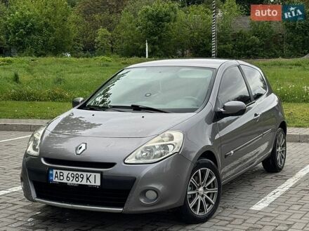 Серый Рено Клио, объемом двигателя 1.46 л и пробегом 237 тыс. км за 3999 $, фото 1 на Automoto.ua