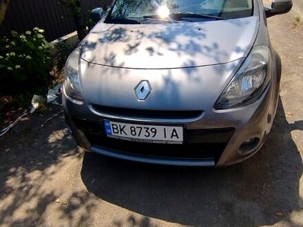 Сірий Рено Кліо, об'ємом двигуна 1.5 л та пробігом 0 тис. км за 5500 $, фото 1 на Automoto.ua