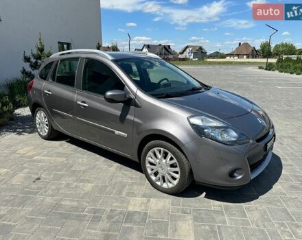 Серый Рено Клио, объемом двигателя 1.6 л и пробегом 142 тыс. км за 8200 $, фото 1 на Automoto.ua