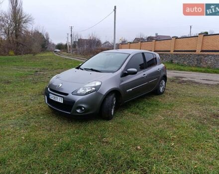 Серый Рено Клио, объемом двигателя 1.5 л и пробегом 279 тыс. км за 5200 $, фото 1 на Automoto.ua