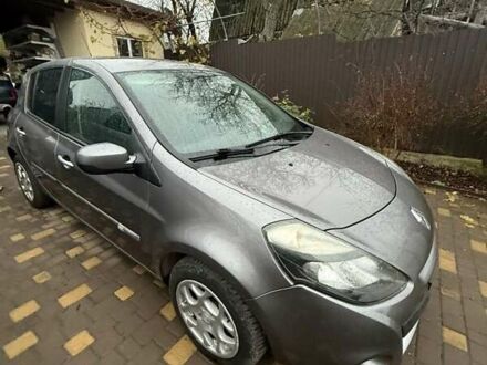 Сірий Рено Кліо, об'ємом двигуна 1.5 л та пробігом 233 тис. км за 4555 $, фото 1 на Automoto.ua