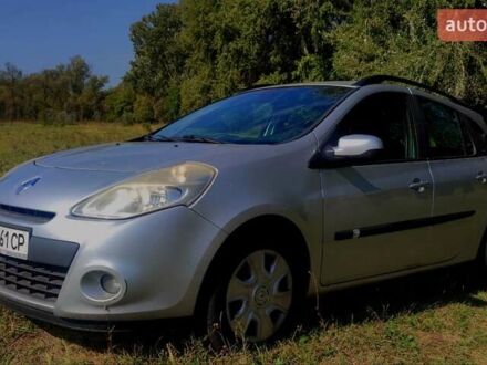 Рено Клио 2011 в Горишние Плавни (Комсомольск) на Automoto.ua Серый Рено Клио, объемом двигателя 1.5 л и пробегом 230 тыс. км за 5500 $, фото 1 на Automoto.ua