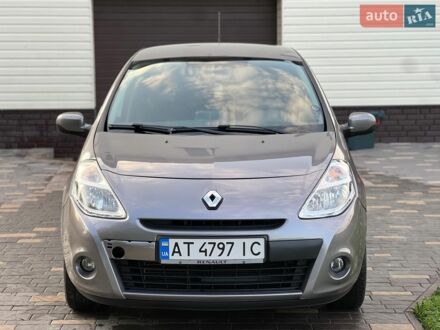 Серый Рено Клио, объемом двигателя 1.5 л и пробегом 245 тыс. км за 5500 $, фото 1 на Automoto.ua