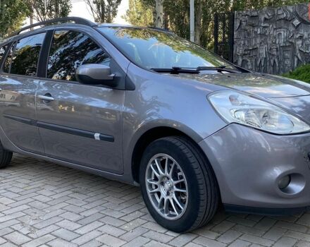 Серый Рено Клио, объемом двигателя 1.5 л и пробегом 330 тыс. км за 4999 $, фото 1 на Automoto.ua