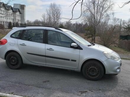 Рено Кліо 2011 у Полтаві на Automoto.ua Сірий Рено Кліо, об'ємом двигуна 0 л та пробігом 200 тис. км за 6500 $, фото 1 на Automoto.ua