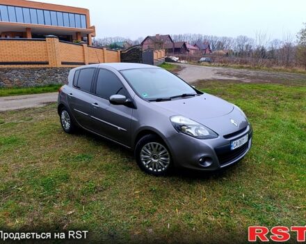 Серый Рено Клио, объемом двигателя 1.5 л и пробегом 279 тыс. км за 5200 $, фото 1 на Automoto.ua