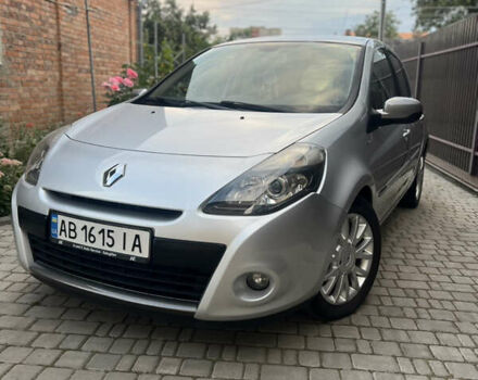 Серый Рено Клио, объемом двигателя 1.6 л и пробегом 195 тыс. км за 6300 $, фото 1 на Automoto.ua