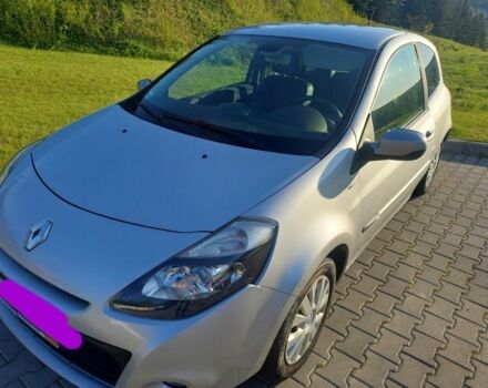 Сірий Рено Кліо, об'ємом двигуна 1.2 л та пробігом 120 тис. км за 4200 $, фото 1 на Automoto.ua
