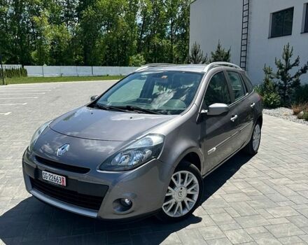 Серый Рено Клио, объемом двигателя 1.6 л и пробегом 142 тыс. км за 7200 $, фото 1 на Automoto.ua