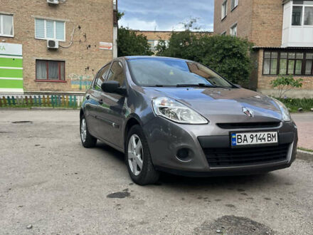 Рено Клио 2012 в Знаменке на Automoto.ua Серый Рено Клио, объемом двигателя 1.2 л и пробегом 117 тыс. км за 5990 $, фото 1 на Automoto.ua