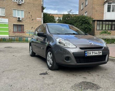 Серый Рено Клио, объемом двигателя 1.2 л и пробегом 117 тыс. км за 5990 $, фото 1 на Automoto.ua