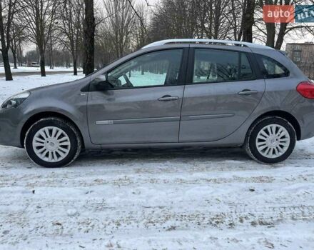 Сірий Рено Кліо, об'ємом двигуна 1.6 л та пробігом 110 тис. км за 7400 $, фото 1 на Automoto.ua