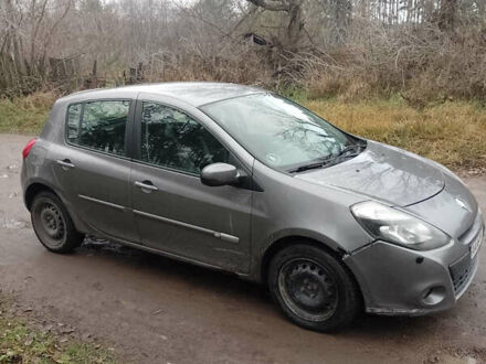 Серый Рено Клио, объемом двигателя 1.46 л и пробегом 352 тыс. км за 3500 $, фото 1 на Automoto.ua