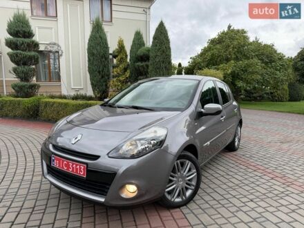 Серый Рено Клио, объемом двигателя 1.6 л и пробегом 72 тыс. км за 10800 $, фото 1 на Automoto.ua