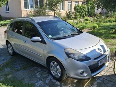 Серый Рено Клио, объемом двигателя 1.6 л и пробегом 150 тыс. км за 5700 $, фото 1 на Automoto.ua