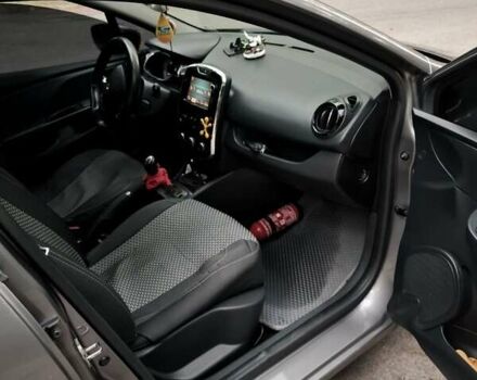 Сірий Рено Кліо, об'ємом двигуна 1.5 л та пробігом 270 тис. км за 7500 $, фото 1 на Automoto.ua