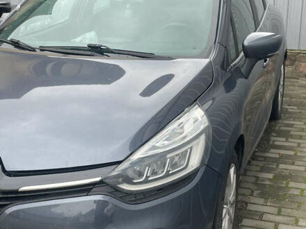 Рено Клио 2017 в Луцке на Automoto.ua Серый Рено Клио, объемом двигателя 1.46 л и пробегом 188 тыс. км за 6700 $, фото 1 на Automoto.ua