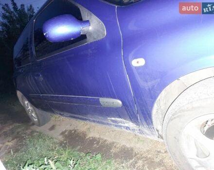 Синий Рено Клио, объемом двигателя 1.2 л и пробегом 430 тыс. км за 2500 $, фото 4 на Automoto.ua