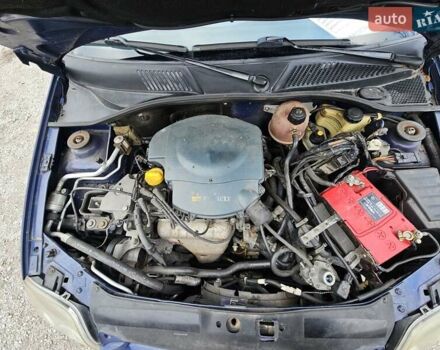 Синий Рено Клио, объемом двигателя 1.39 л и пробегом 230 тыс. км за 2999 $, фото 17 на Automoto.ua