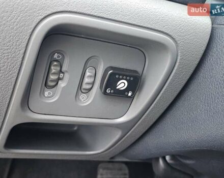 Синий Рено Клио, объемом двигателя 1.39 л и пробегом 230 тыс. км за 2999 $, фото 16 на Automoto.ua