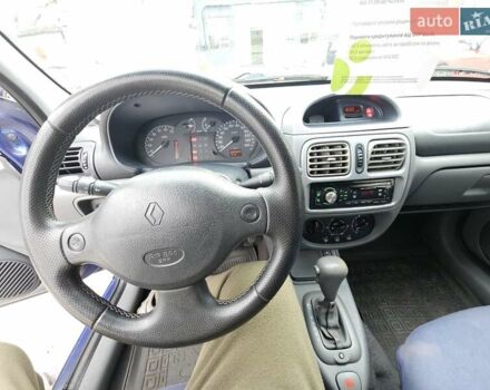 Синий Рено Клио, объемом двигателя 1.39 л и пробегом 230 тыс. км за 2999 $, фото 12 на Automoto.ua