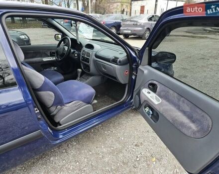 Синий Рено Клио, объемом двигателя 1.39 л и пробегом 230 тыс. км за 2999 $, фото 7 на Automoto.ua