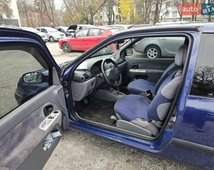 Синий Рено Клио, объемом двигателя 1.39 л и пробегом 230 тыс. км за 2999 $, фото 9 на Automoto.ua