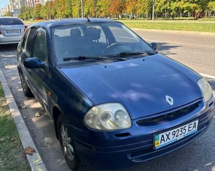 Синий Рено Клио, объемом двигателя 1.4 л и пробегом 172 тыс. км за 2600 $, фото 1 на Automoto.ua