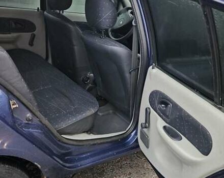 Синій Рено Кліо, об'ємом двигуна 1.39 л та пробігом 214 тис. км за 3800 $, фото 9 на Automoto.ua