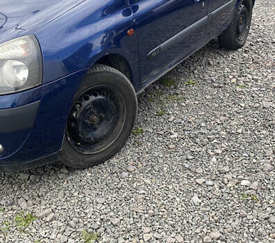 Синий Рено Клио, объемом двигателя 1.2 л и пробегом 267 тыс. км за 2450 $, фото 1 на Automoto.ua