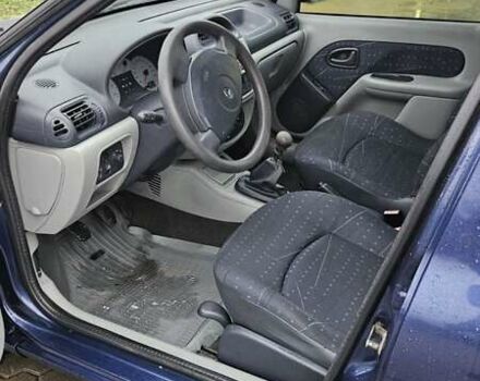 Синій Рено Кліо, об'ємом двигуна 1.39 л та пробігом 214 тис. км за 3800 $, фото 5 на Automoto.ua