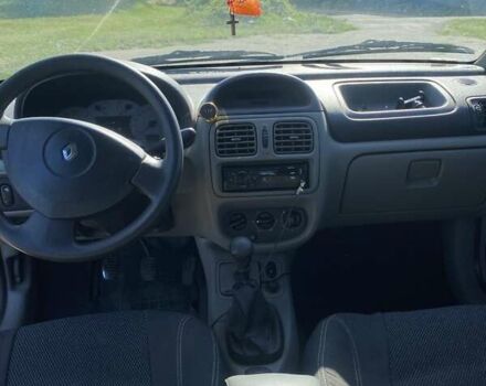 Синий Рено Клио, объемом двигателя 1.4 л и пробегом 395 тыс. км за 2100 $, фото 6 на Automoto.ua