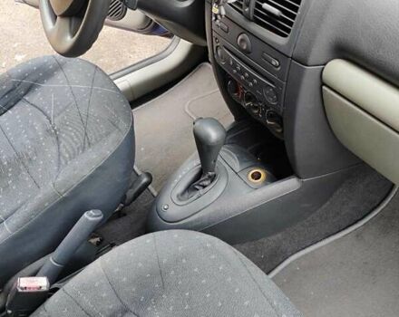 Рено Клио 2002 в Бердичеве на Automoto.ua Синий Рено Клио, объемом двигателя 1.39 л и пробегом 193 тыс. км за 4100 $, фото 11 на Automoto.ua