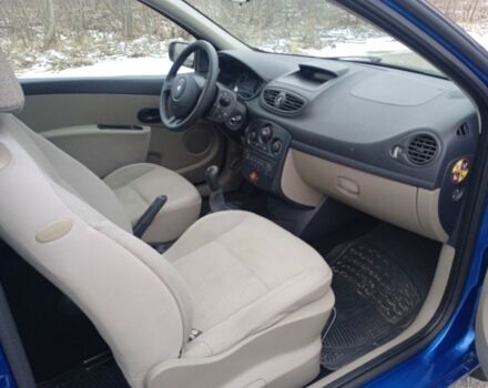 Синий Рено Клио, объемом двигателя 1.1 л и пробегом 250 тыс. км за 3950 $, фото 5 на Automoto.ua