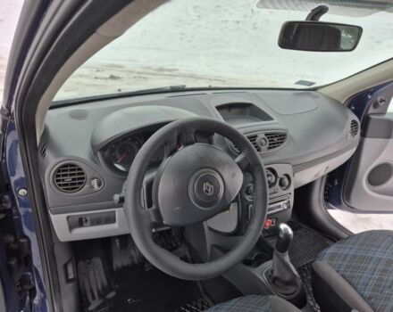 Синий Рено Клио, объемом двигателя 1.2 л и пробегом 215 тыс. км за 3900 $, фото 2 на Automoto.ua