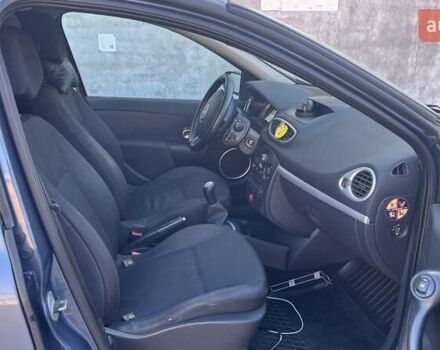 Синий Рено Клио, объемом двигателя 1.5 л и пробегом 275 тыс. км за 5200 $, фото 3 на Automoto.ua