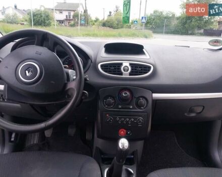 Синий Рено Клио, объемом двигателя 1.6 л и пробегом 141 тыс. км за 4650 $, фото 37 на Automoto.ua