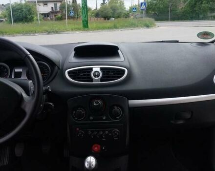 Синий Рено Клио, объемом двигателя 1.6 л и пробегом 141 тыс. км за 4650 $, фото 28 на Automoto.ua