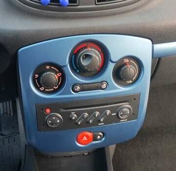 Синий Рено Клио, объемом двигателя 1.15 л и пробегом 125 тыс. км за 4700 $, фото 11 на Automoto.ua