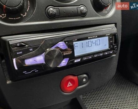 Синій Рено Кліо, об'ємом двигуна 1.5 л та пробігом 192 тис. км за 4490 $, фото 19 на Automoto.ua