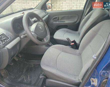 Синий Рено Клио, объемом двигателя 1.15 л и пробегом 299 тыс. км за 2999 $, фото 8 на Automoto.ua