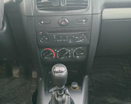 Синій Рено Кліо, об'ємом двигуна 1.2 л та пробігом 299 тис. км за 2950 $, фото 17 на Automoto.ua