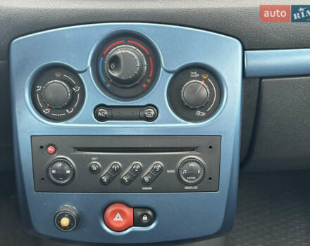 Синий Рено Клио, объемом двигателя 1.15 л и пробегом 300 тыс. км за 3000 $, фото 7 на Automoto.ua