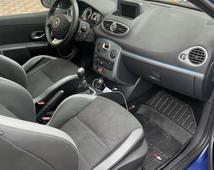 Синий Рено Клио, объемом двигателя 1.6 л и пробегом 190 тыс. км за 6500 $, фото 4 на Automoto.ua